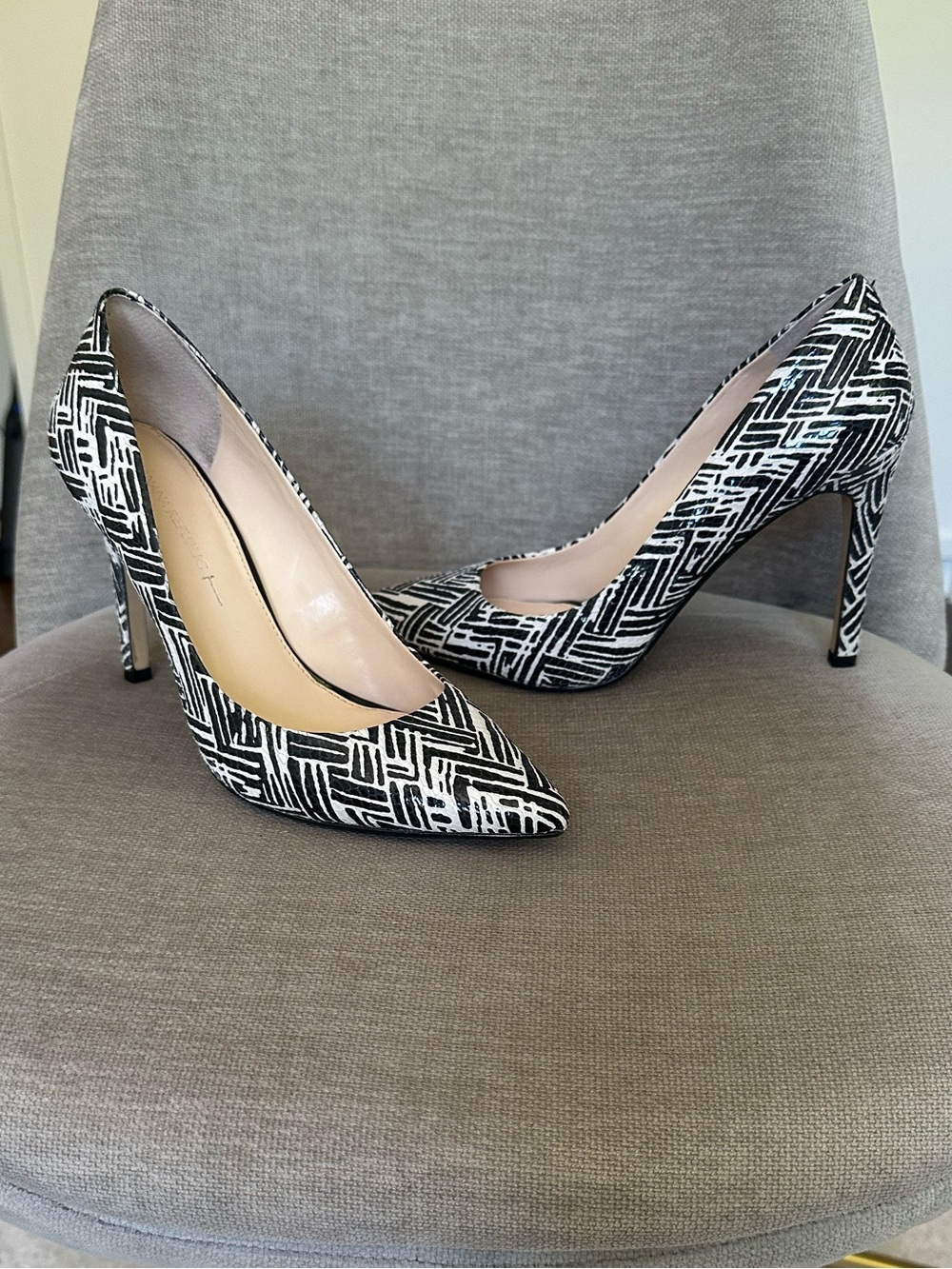 Banana Republic Ninah Pumps in black and white geometric pattern